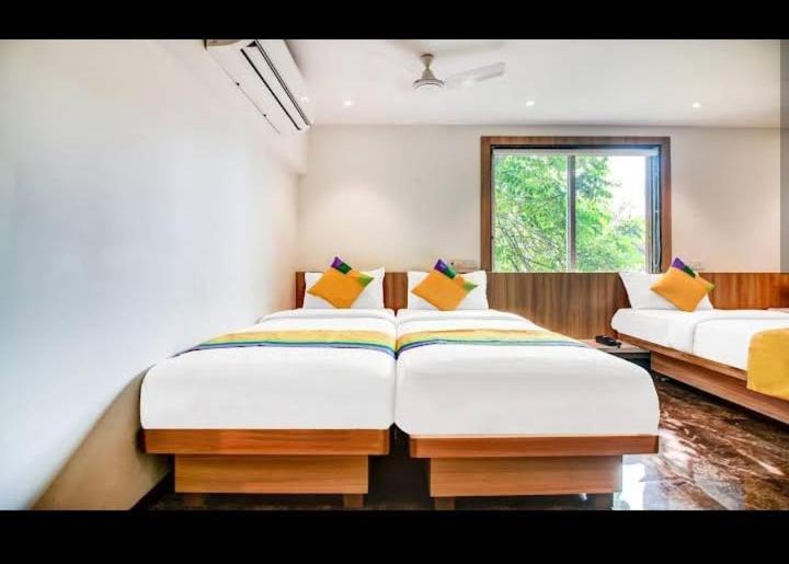 Hotel Royal Oak Navi Mumbai-Stz 1002 Bombay Esterno foto