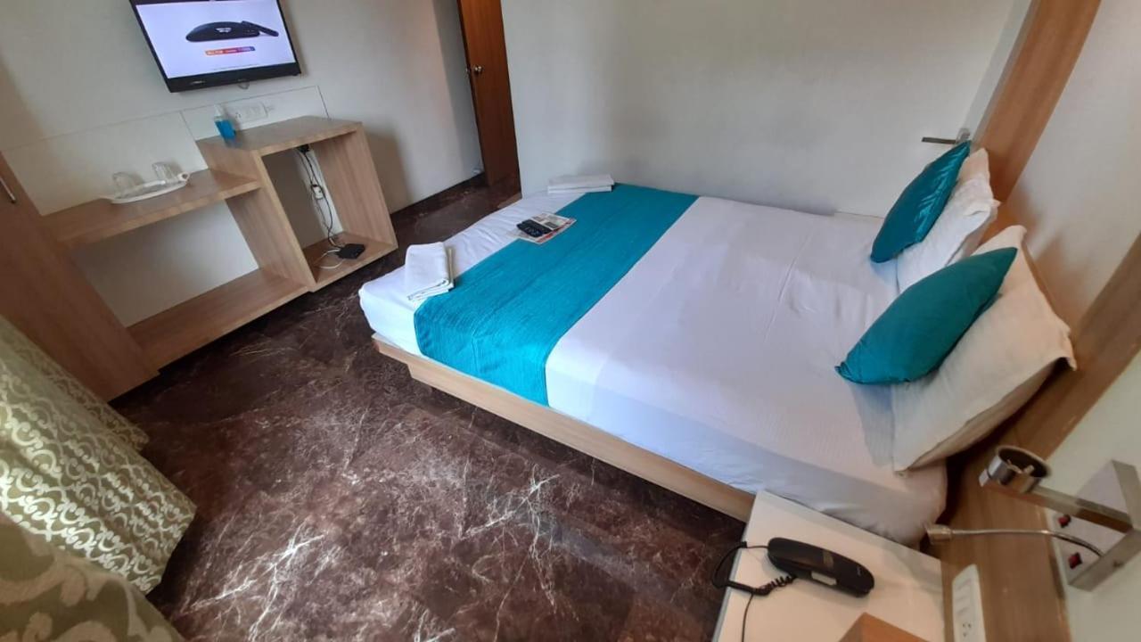 Hotel Royal Oak Navi Mumbai-Stz 1002 Bombay Esterno foto